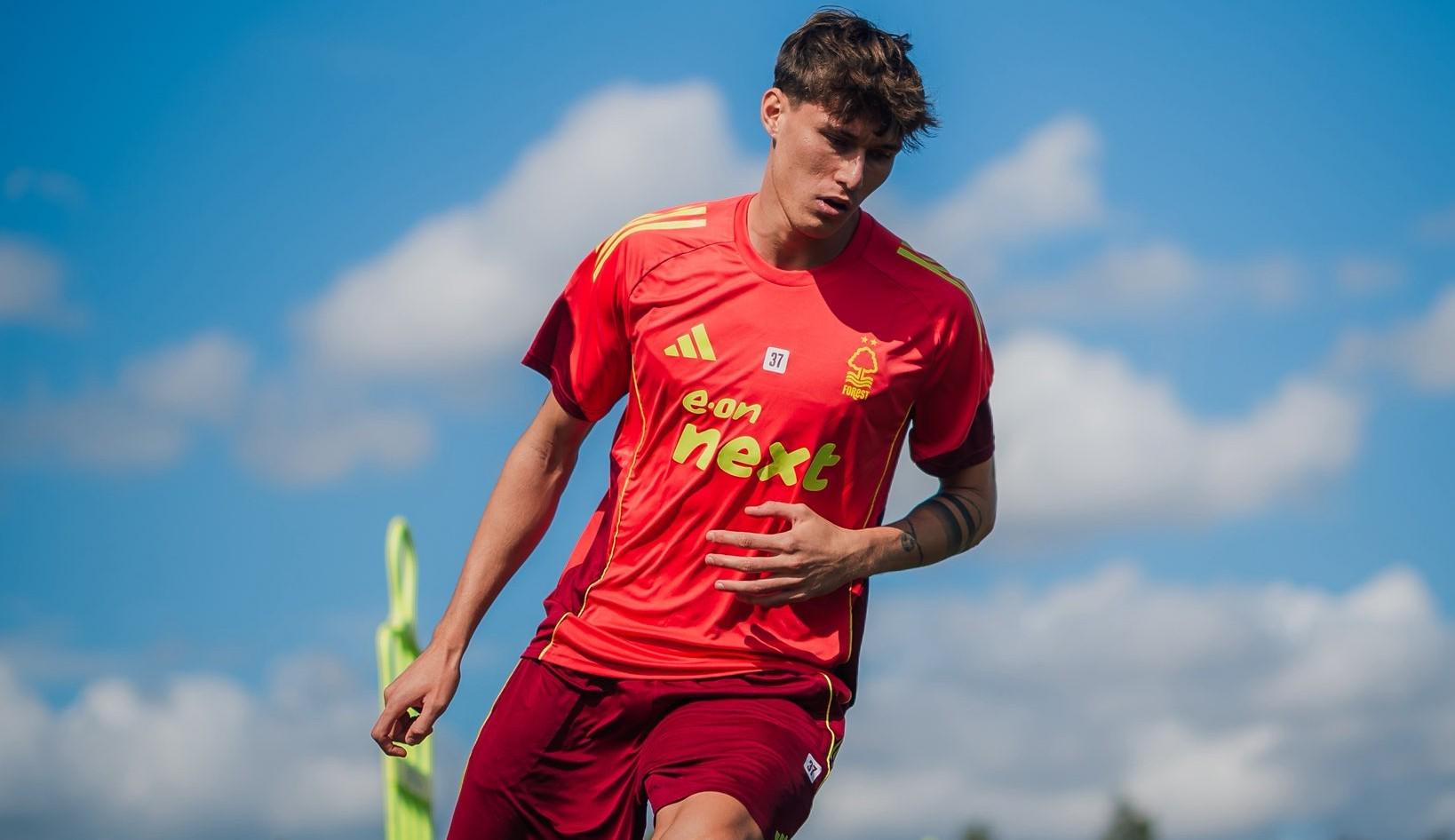 从升入一线, 但在足球世, 前就已经了 从升入一线, 但在足球世, 前就已经了